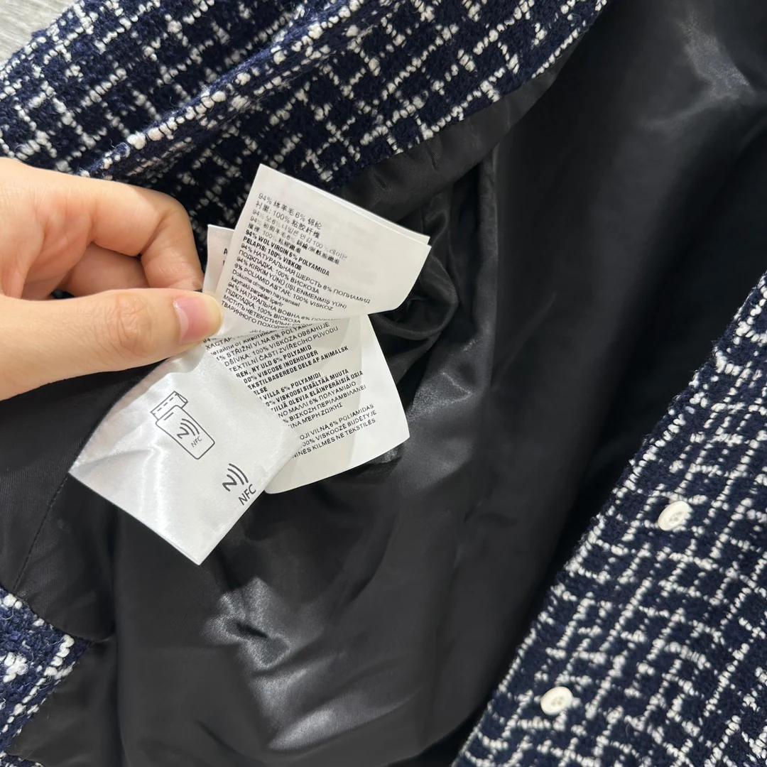 Miu Miu - 2404-24 Новинка ранней весны: твидовый костюм в сине-белую клетку