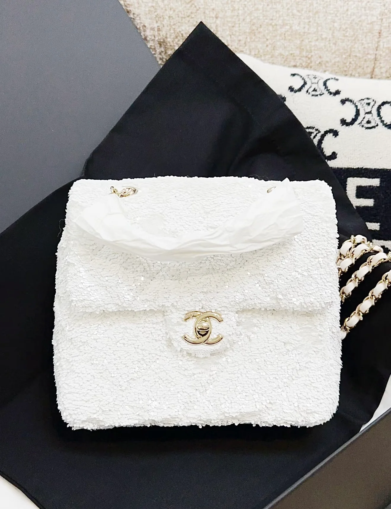 Предварительный показ осенне-зимней коллекции Chanel 25b - Двойной рюкзак с пайетками - Белый