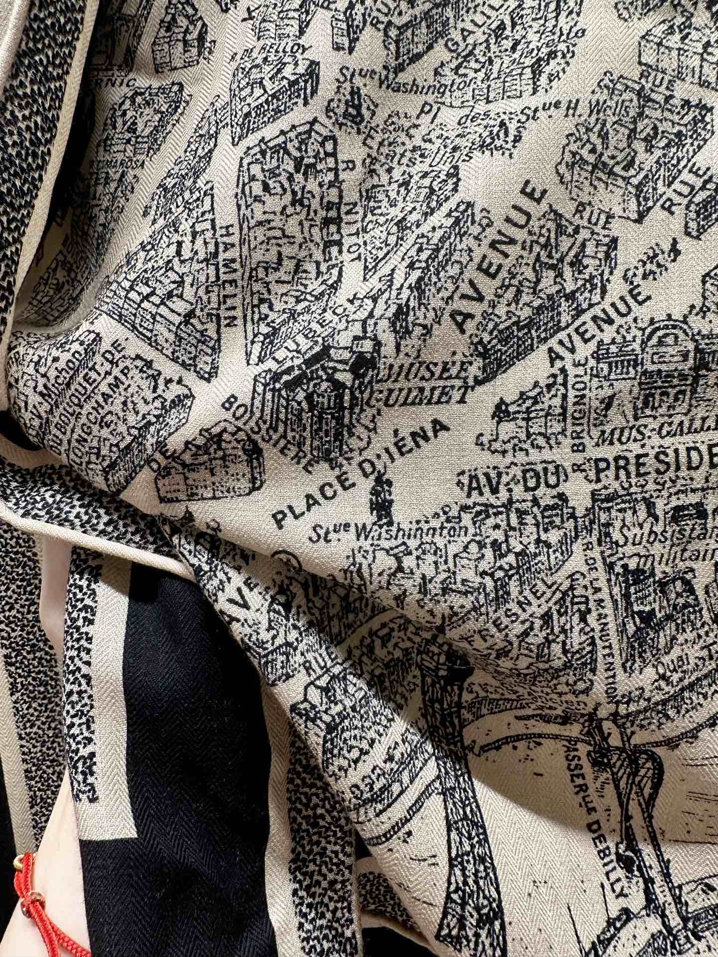 Большой носовой платок Dior 2024 в форме карты - бежевый