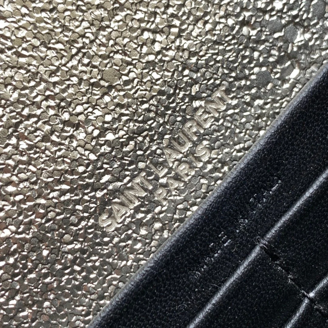 Монограмма YSL, икра, серебристая застежка, 19 см