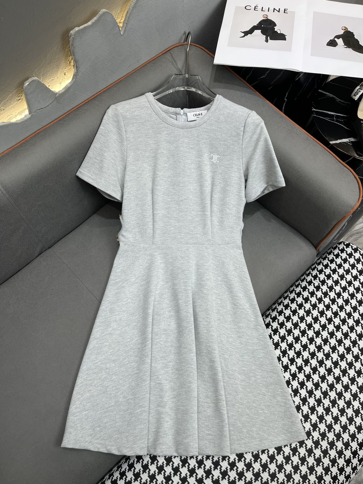 Платье Celine 2404-24ss весна/лето с рваным дизайном, омолаживающее и стройнящее, серое.