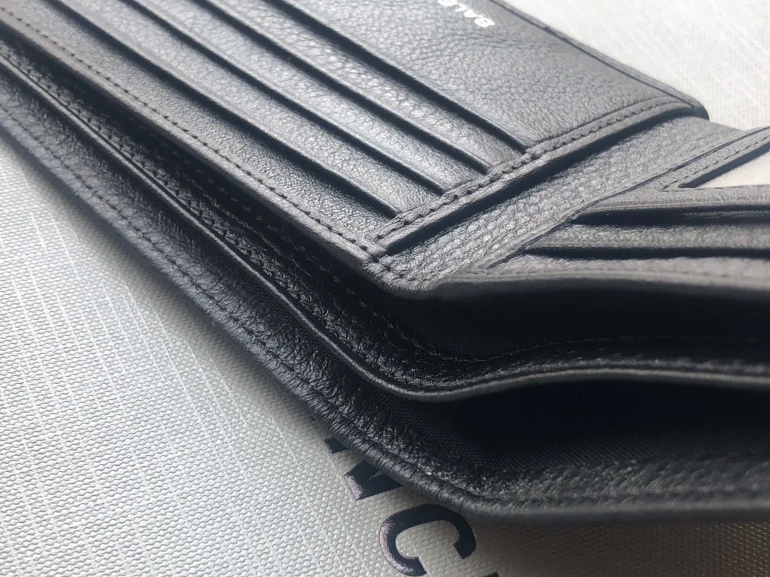 Balenciaga-牛皮两折短夹-可放照片