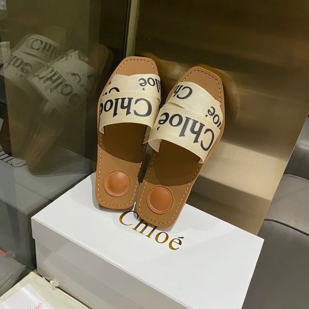 Туфли Chloe - тапочки с логотипом Chloe Woody