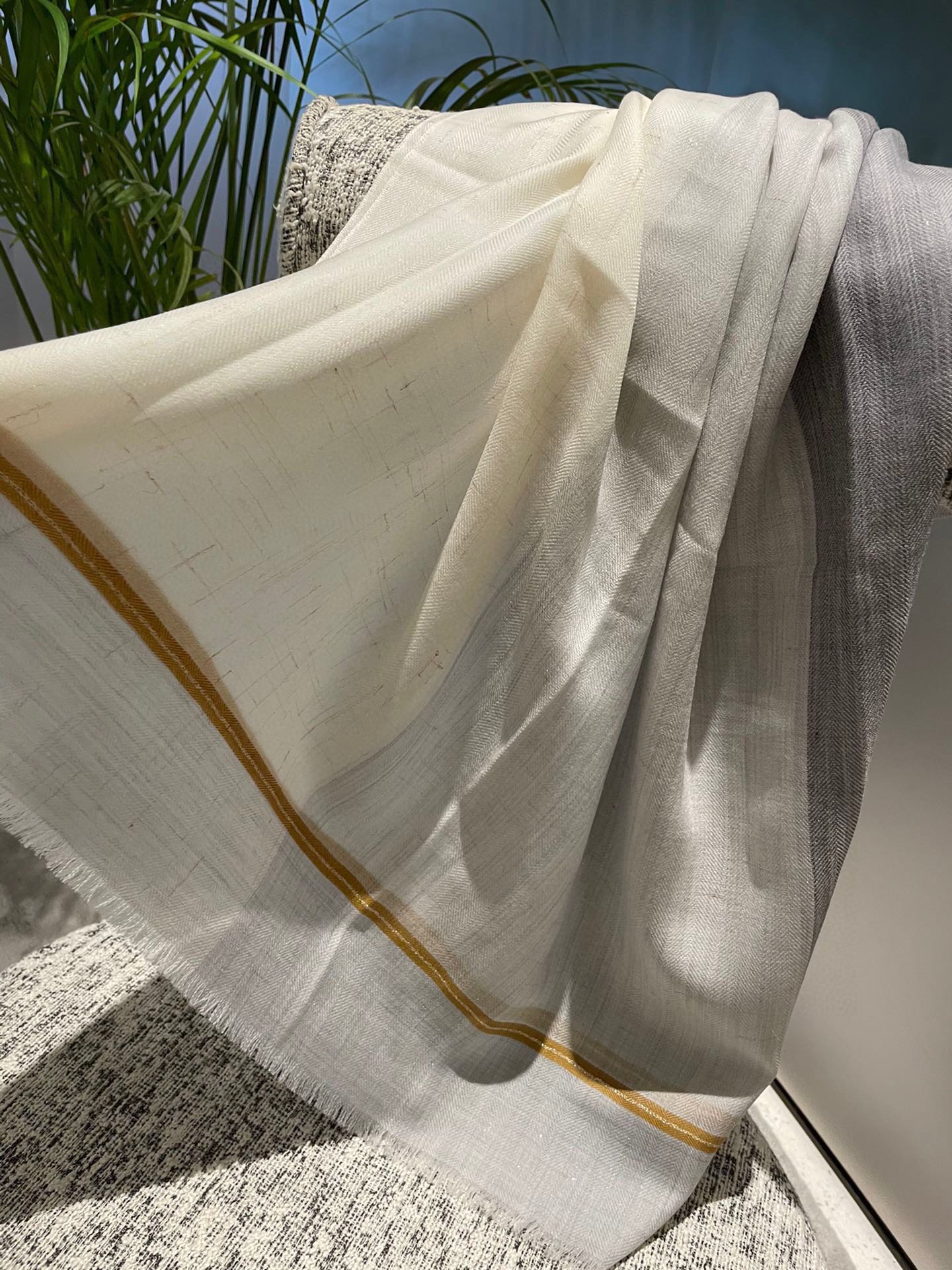 Chanel - Мягкий однотонный шарф - 105-180 см - Серый