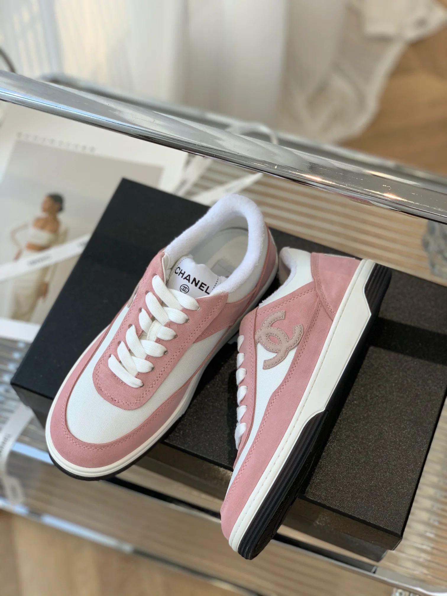 Кроссовки Chanel из парусины - розовые