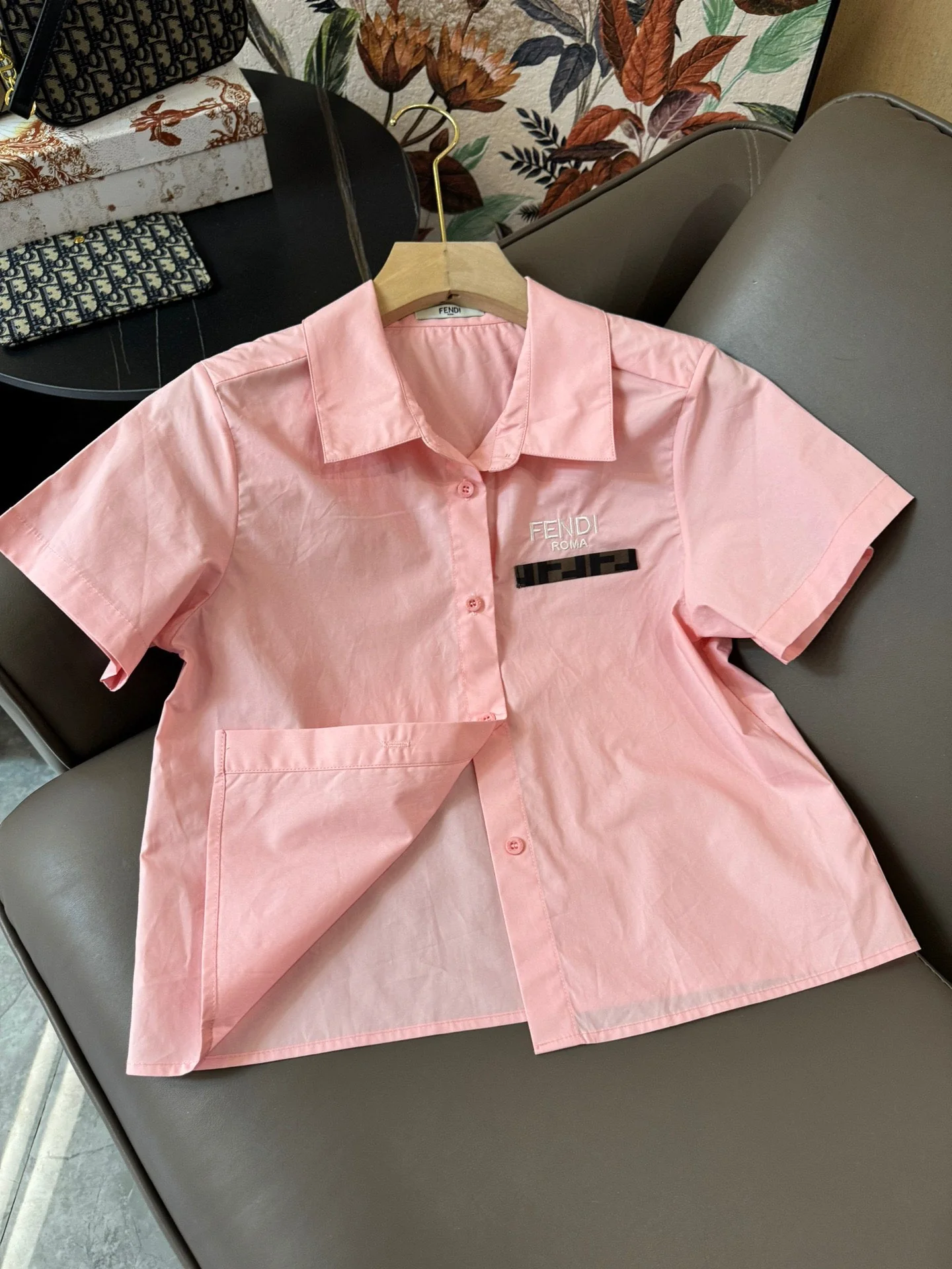 Футболка с коротким рукавом и буквенным принтом Fendi-2403-24ss