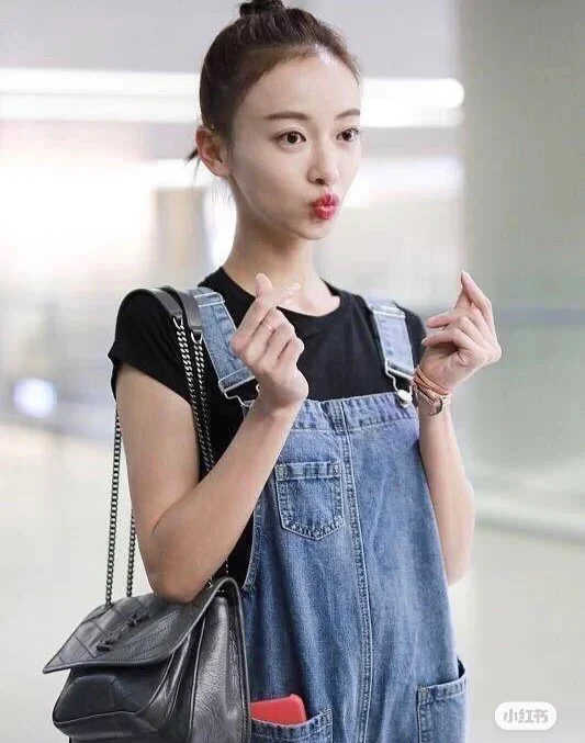 YSL - Маленькая модель Niki - Кожа коровы, обработанная маслом и воском, темно-серая - с пряжкой в ??виде D-образного кольца