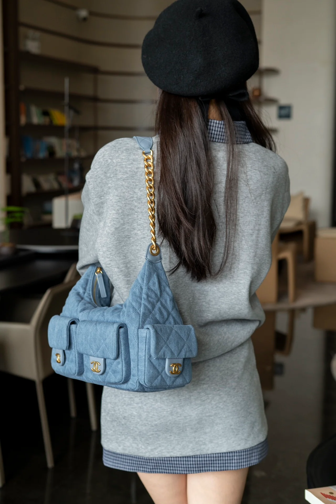 Сумка Chanel 25c Hobo Hippie, большой размер (джинсовый), светло-голубая.