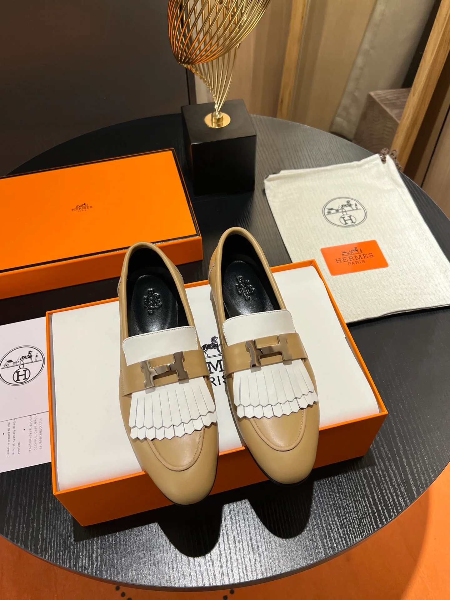 Лоферы Hermes 2024h с пряжкой - коричневые - 1