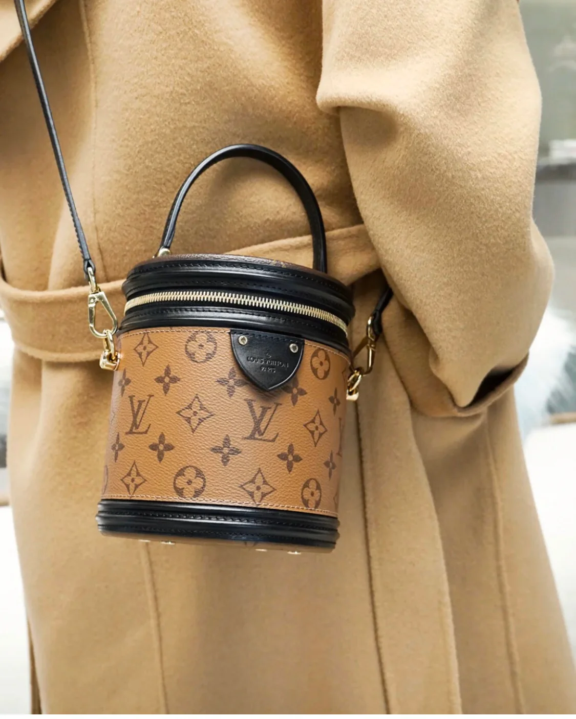 lv-m43986-cannes-cylinder bag