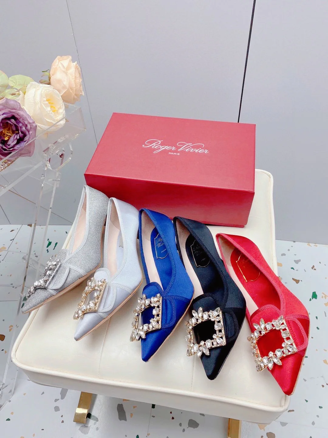 Обувь RV Shoes - Новинки ранней весны 2023 года - Серия обуви Snowflake Buckle - Изображение коллекции