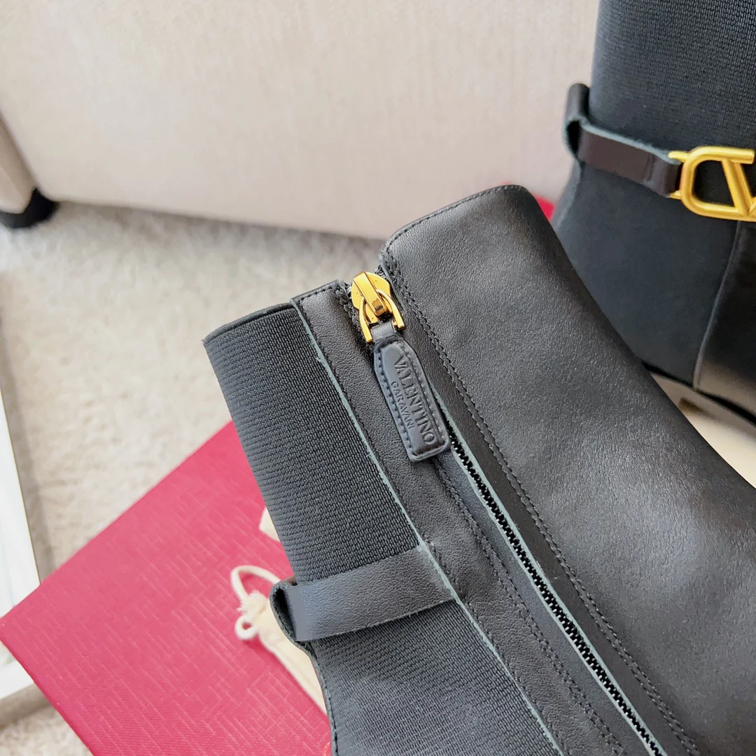 Valentino - Короткие кожаные и эластичные ботинки в стиле пэчворк