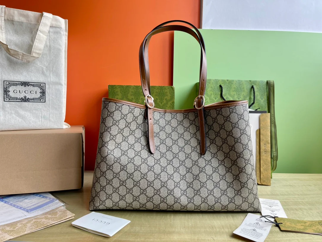 Сумка Gucci 2025 Classic Logo Canvas Bag - коричневая.