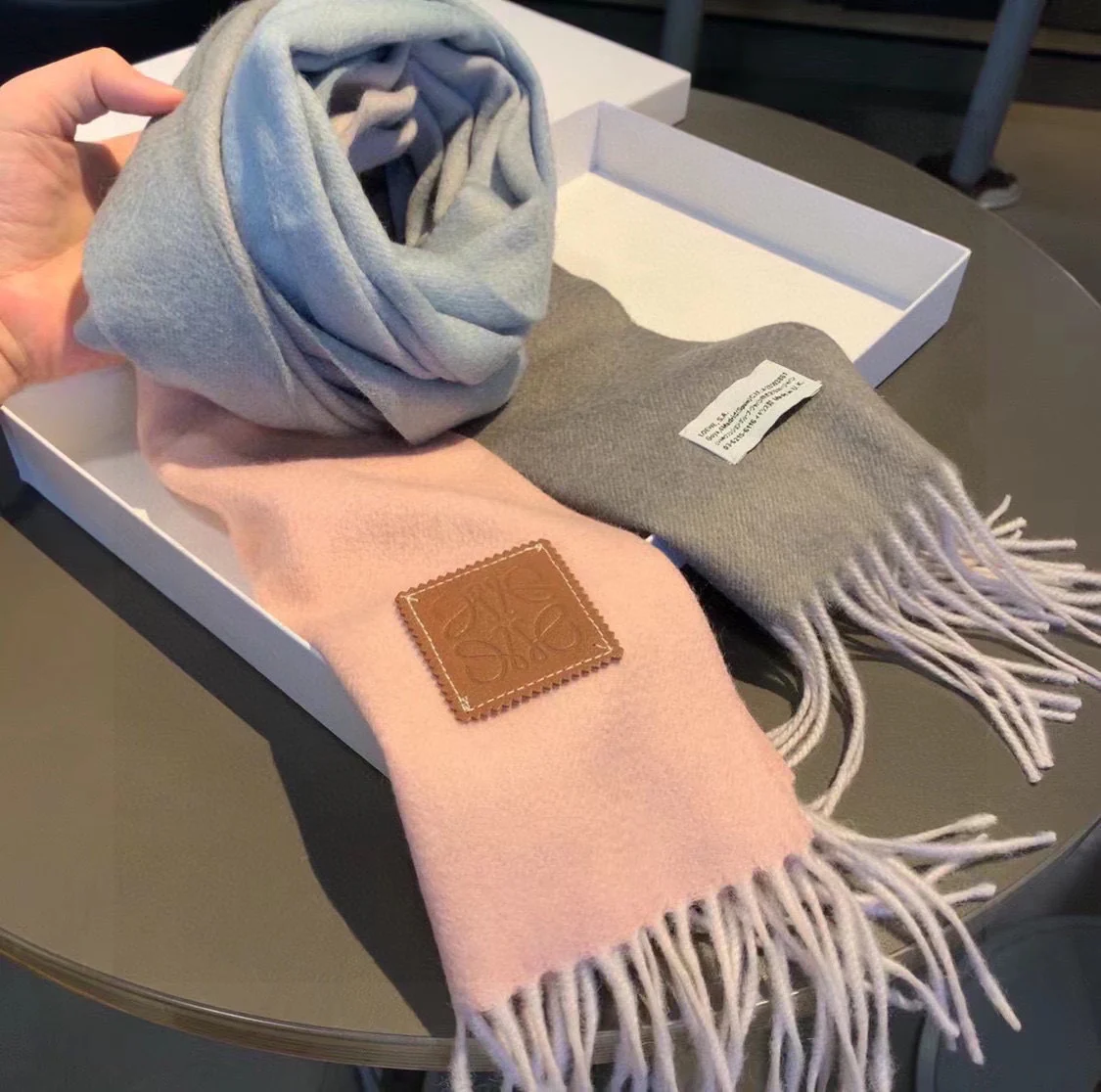 Lolwei - Шарф с кисточками ?Водяная рябь? - Розовый