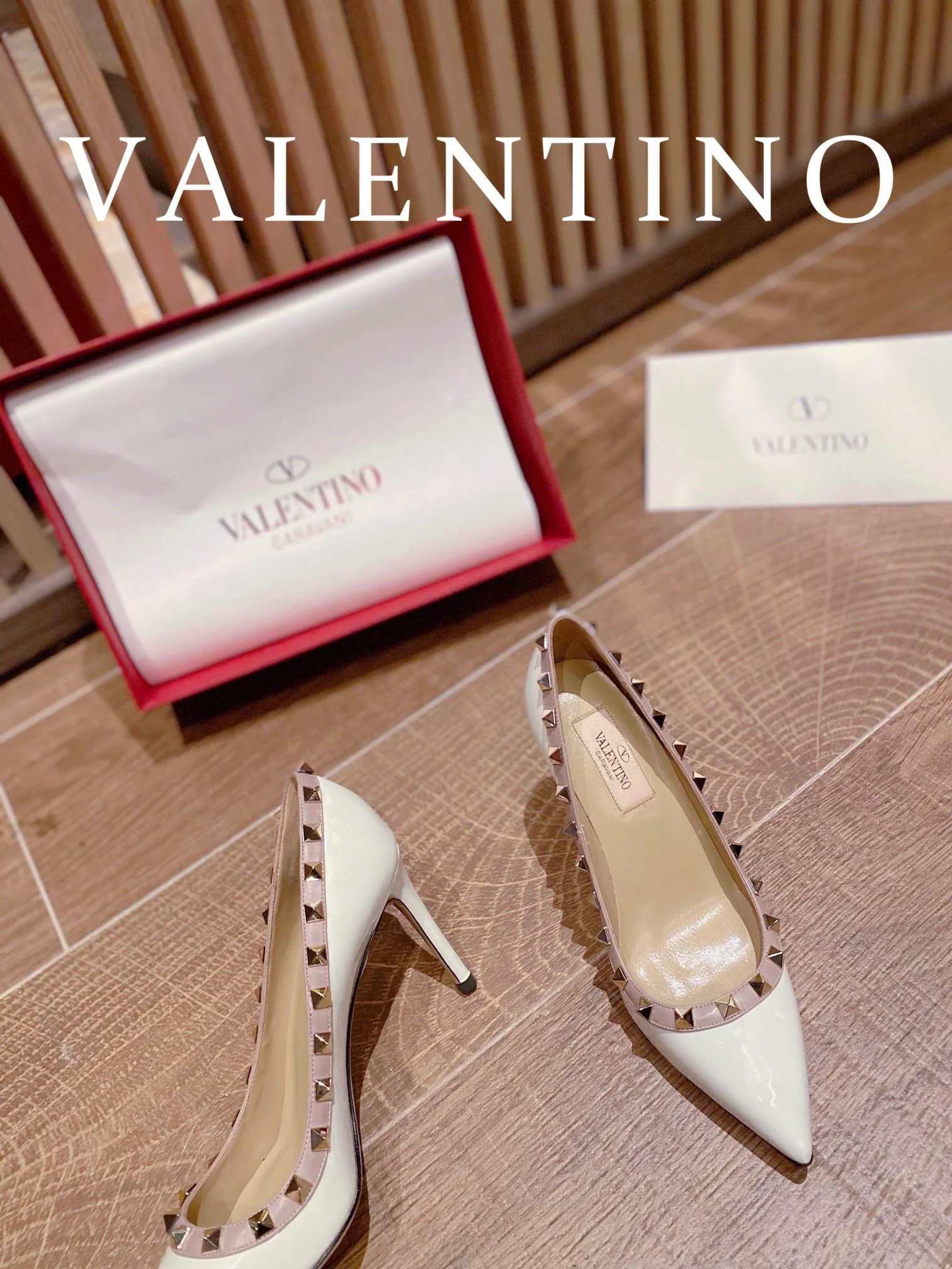 Классические туфли на высоком каблуке Valentino - белые