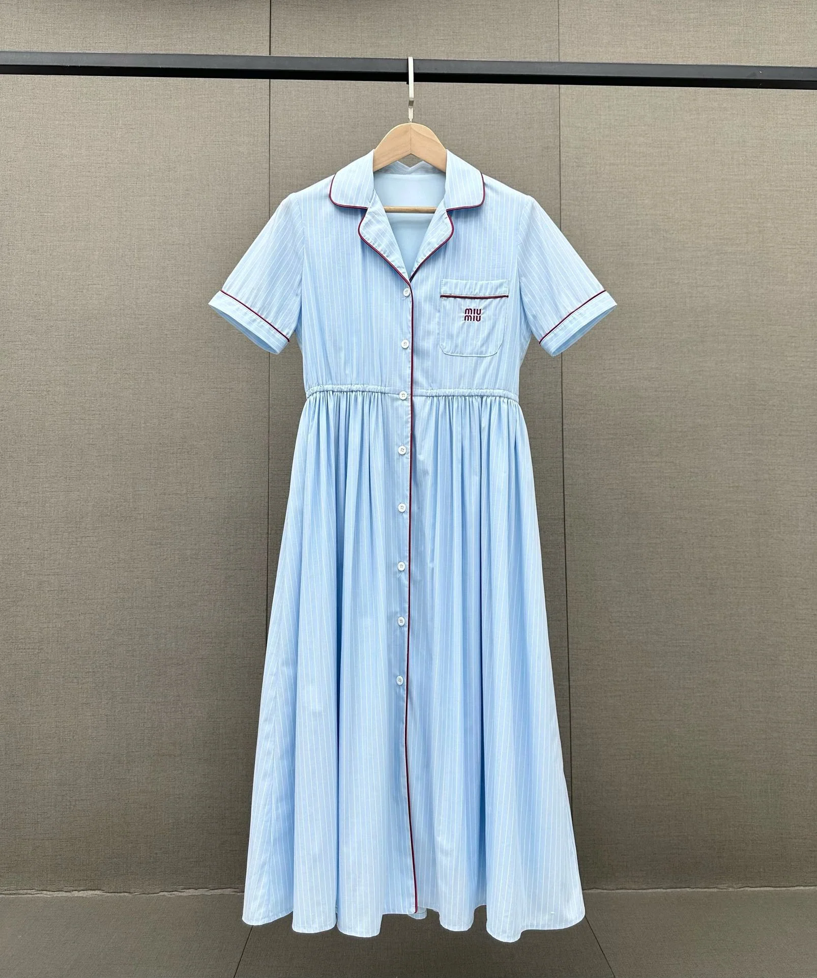 Miu Miu - 2404 - Классическое, неподвластное времени платье в милую полоску.