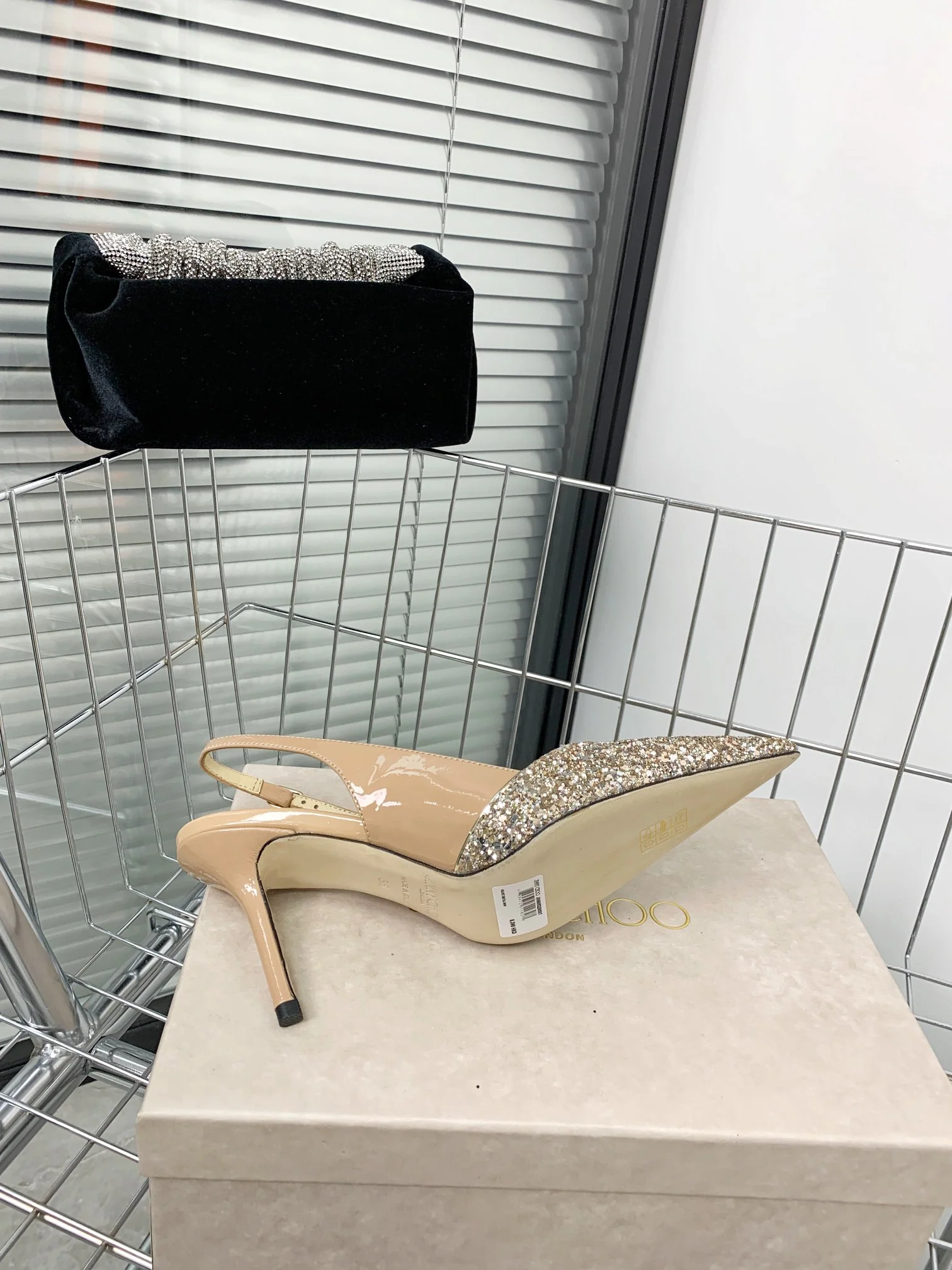 Новые поступления коллекции Jimmy весна/лето 2022 - Туфли на высоком каблуке с пайетками - 1