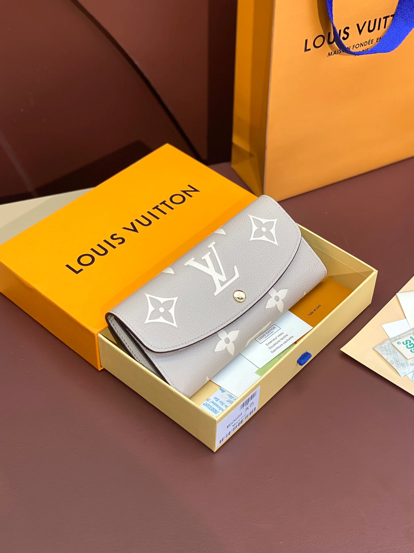 LV-m60699-Длинный трехсекционный кошелек-Серый