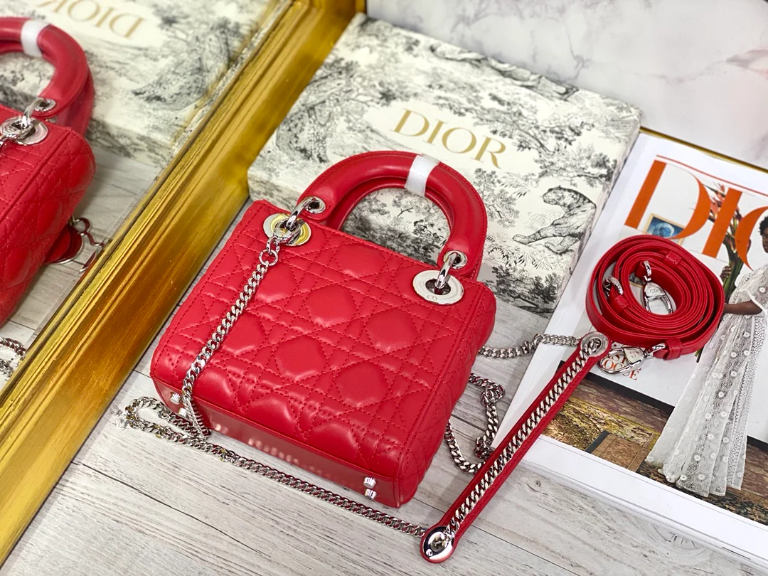 Миниатюрная сумочка Dior Lady Dior - модель Princess Dior с тремя отделениями - 17 см - красная с серебряной застежкой