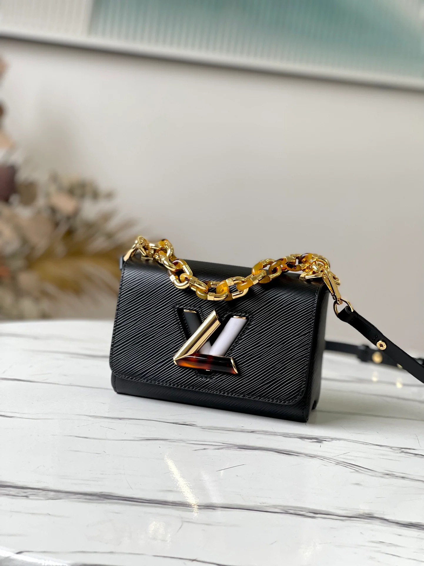 m58715-LV-twist-маленькая сумочка-сумочка на цепочке-черная