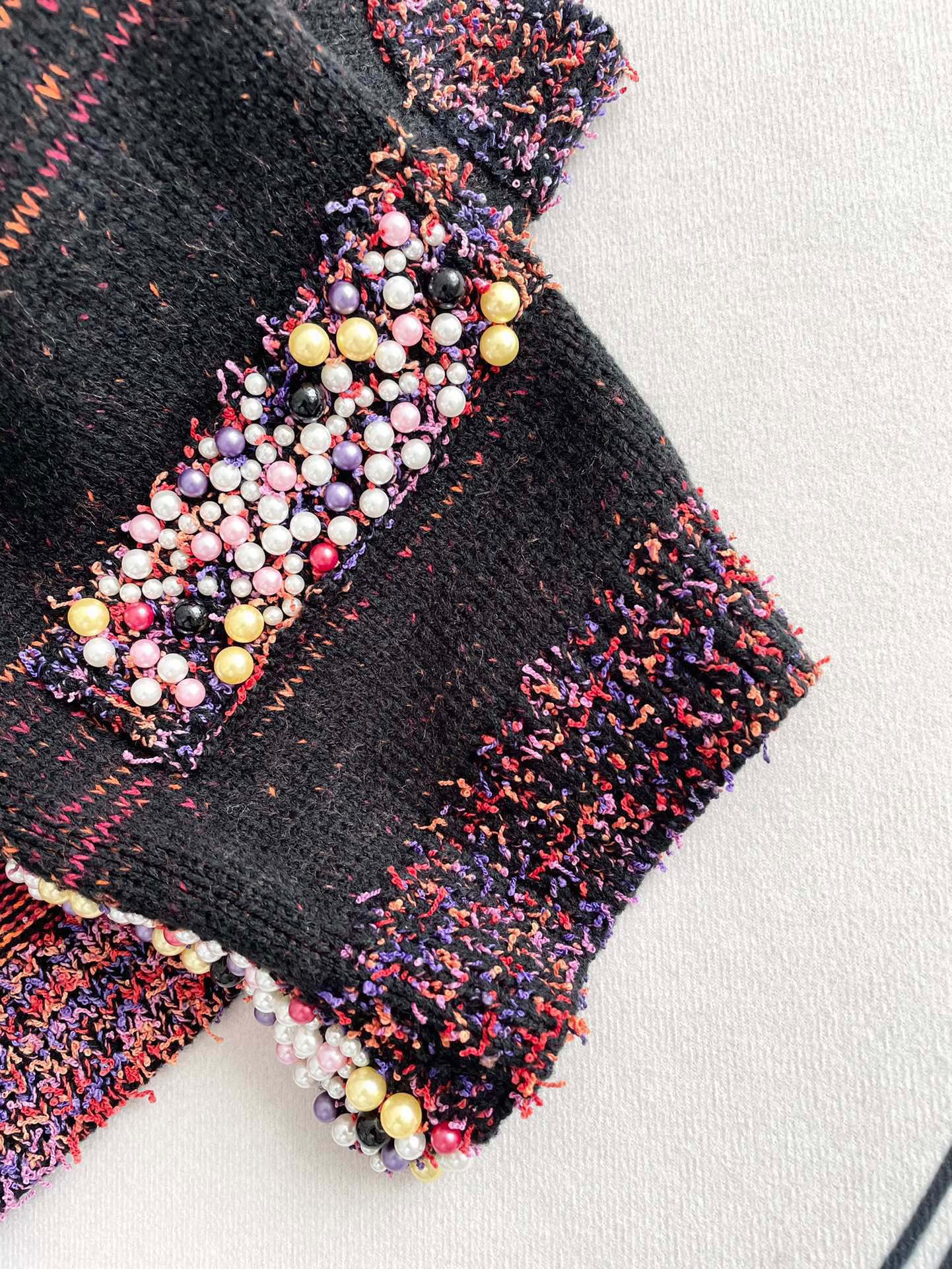 Chanel 2403 - Вязаный жилет ручной работы в этническом стиле