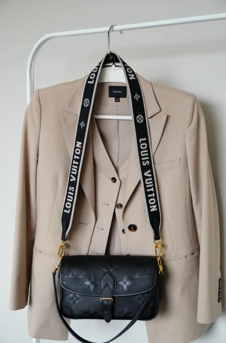 m46388-LV-diane Сумка-багет (наплечная/кроссбоди) - черная