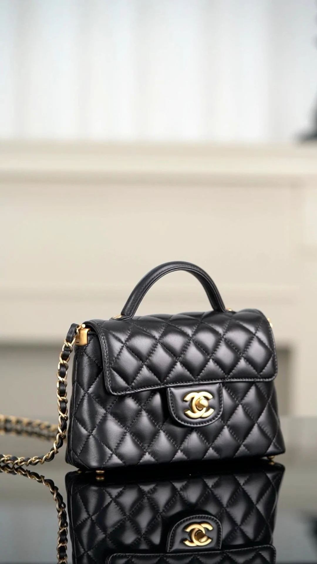 Сумка Chanel 25p Handle Flap Bag (квадратная) - черно-золотая