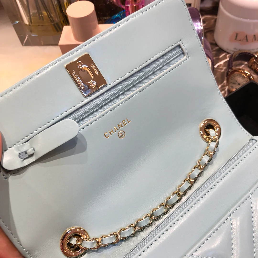 Chanel-trendy-cc-woc-19cm-5