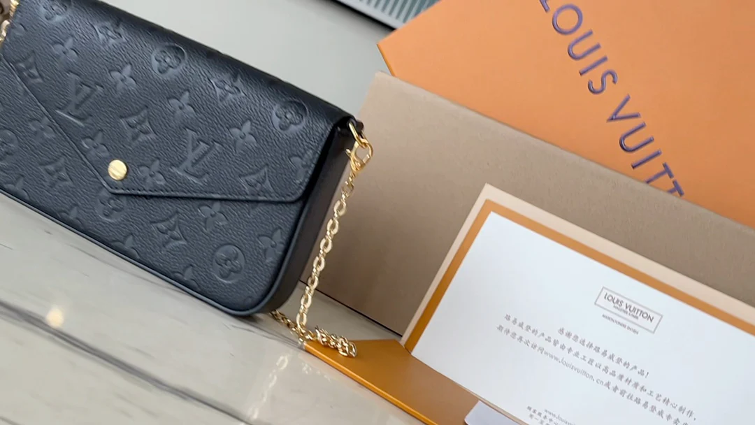 m64064-LV-pochette-felicie-empreinte сумка через плечо с тиснением-черный