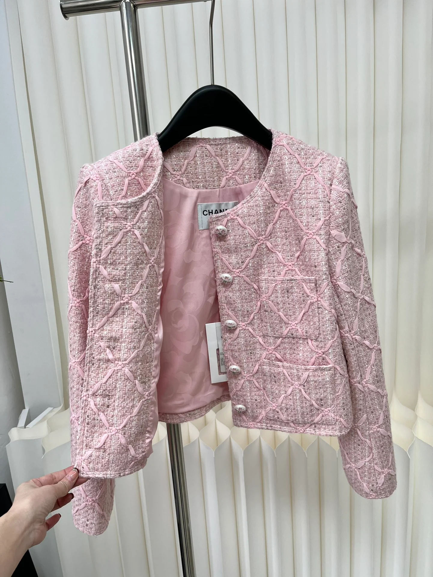 Куртка Chanel 2403 ?Камелия? — розовая.