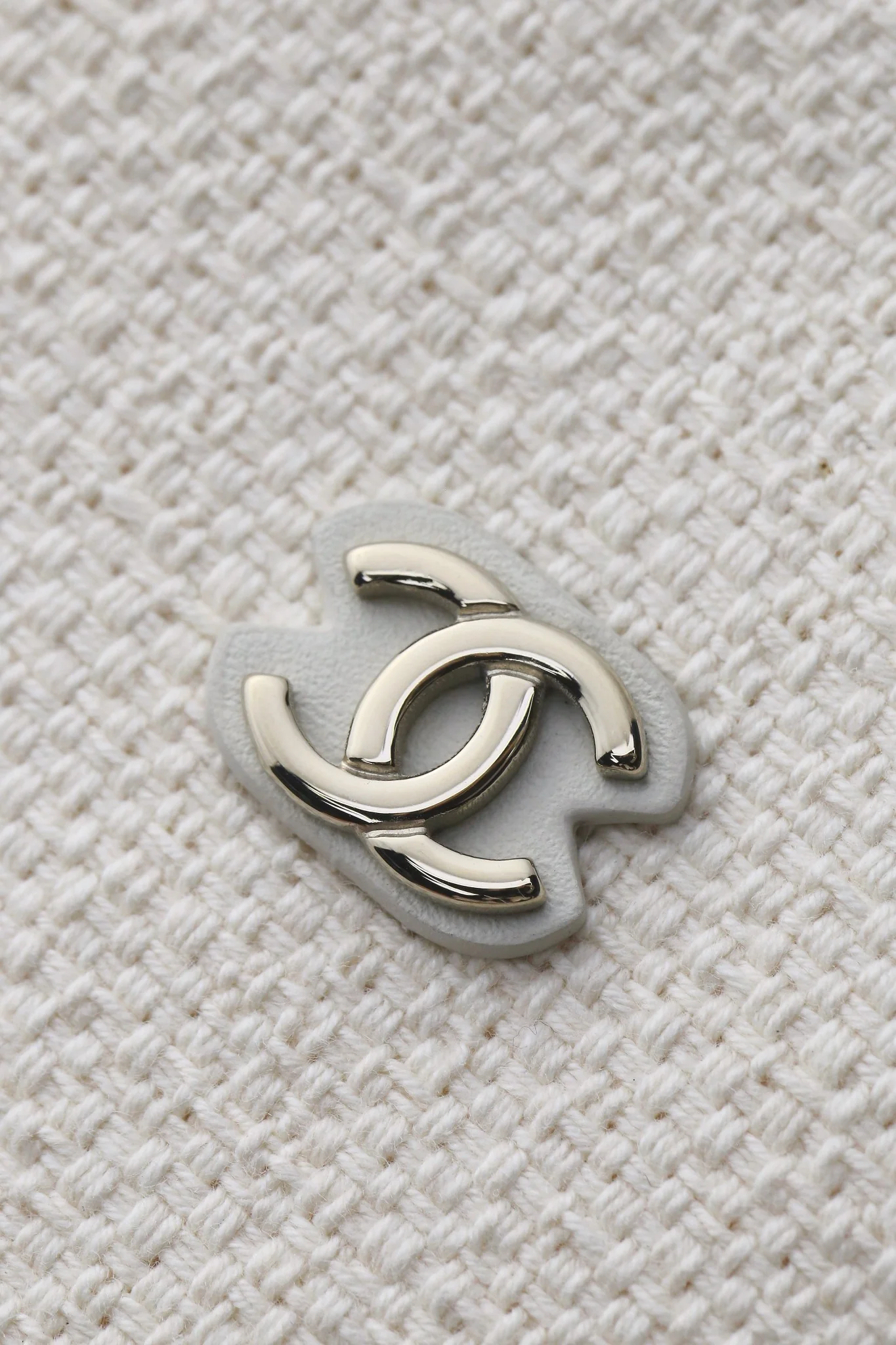 Пляжная сумка Chanel 25c, косметичка, ярко-желтая.