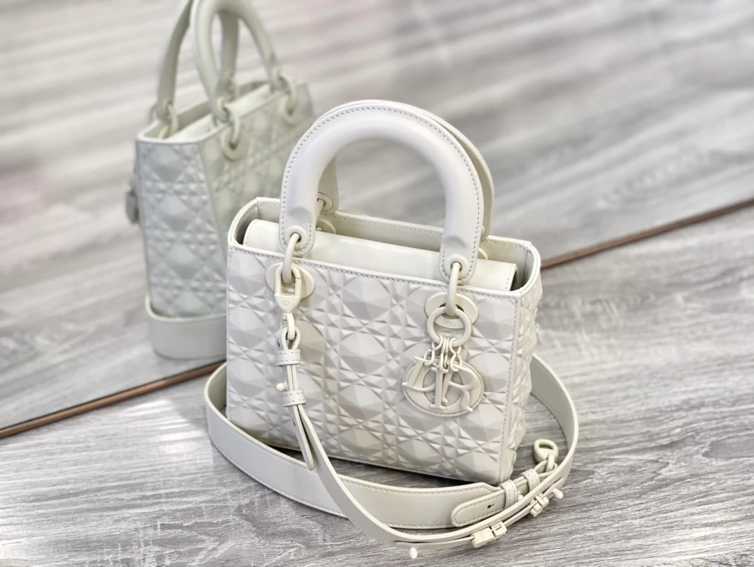 Dior Lady (коллекция ?Четыре панели?) - Белый - Маленький размер