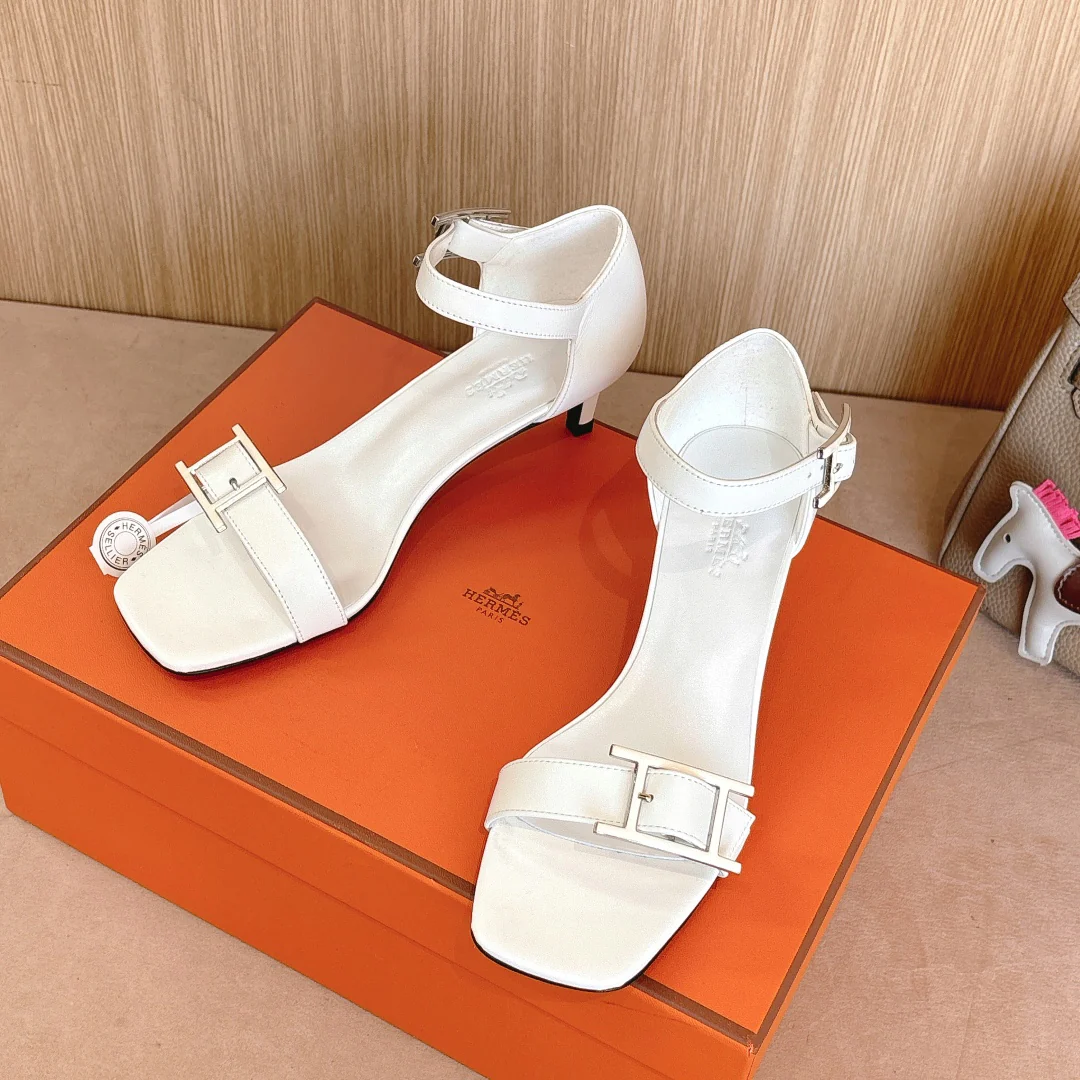Босоножки на высоком каблуке Hermes 2024 - белые