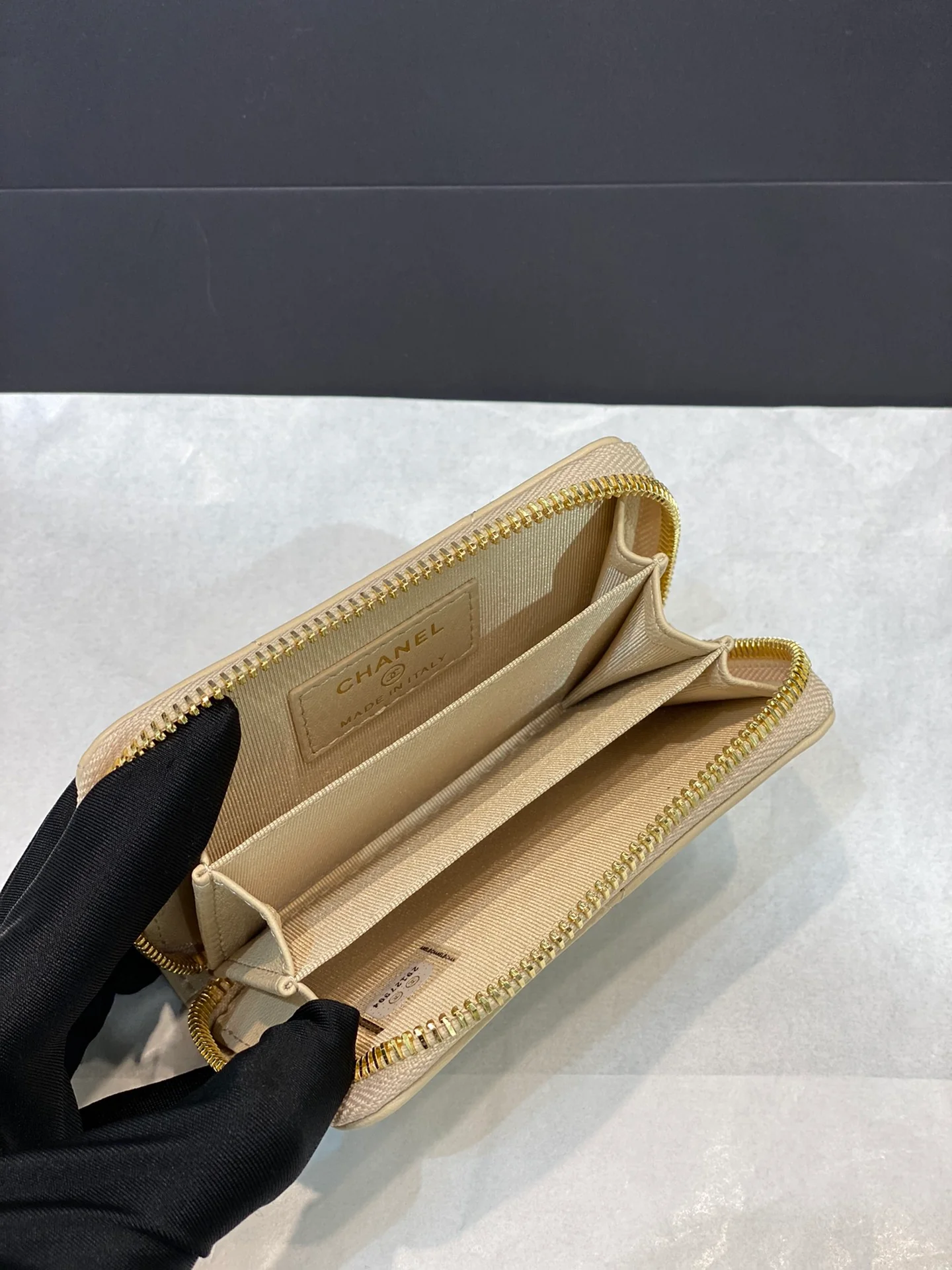 Chanel 19 серии - Большой держатель для карт на молнии с ромбовидным узором - Желтый