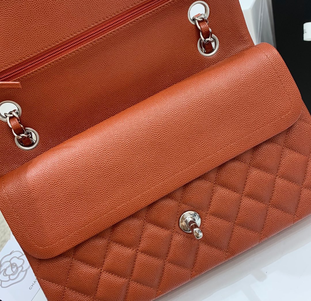 Chanel - Сумка из телячьей кожи с мелким шариковым узором - CF - Коричневая с серебристой фурнитурой - 25 см