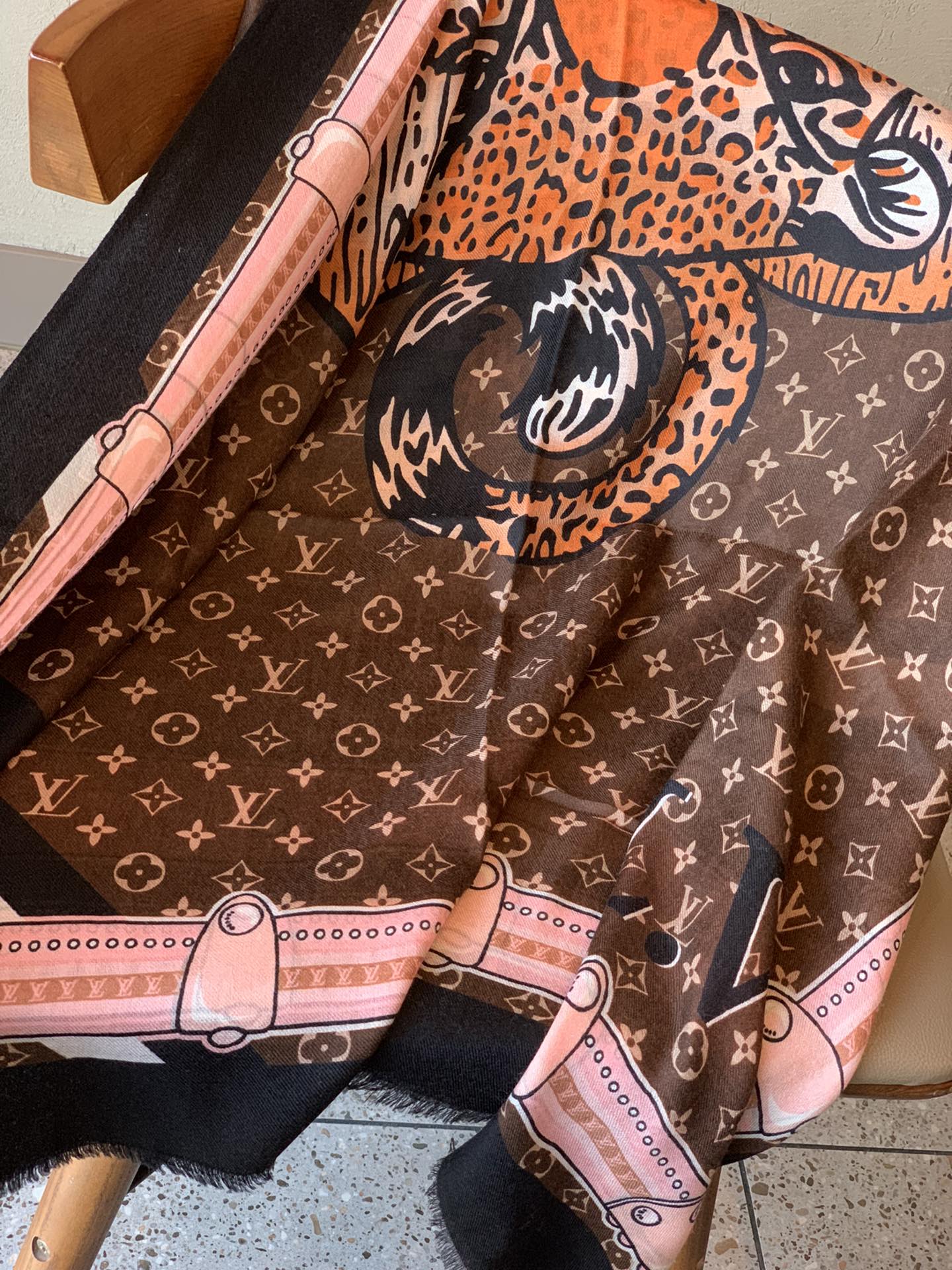 LV - Шарф с изображением тигра и животных - 200 см - 110 см - 100 см - Чистый кашемир - Коричневый