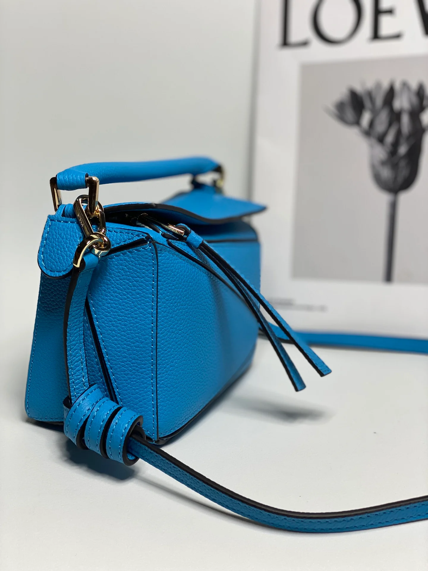 Loewe Puzzle Mini Lychee Blue