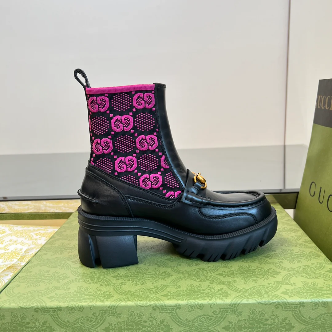 Новинка сезона осень/зима 2022 от Gucci - Ботинки челси - Черно-фиолетовые