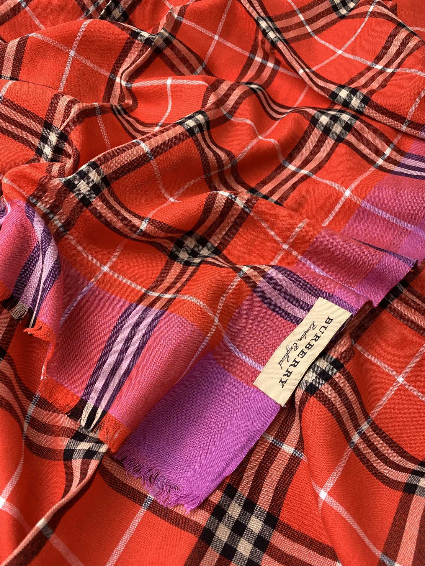 Шарф в клетку Burberry - 200 см - 75 см - 35 см - Кашемир - 45 см - Шотландский кашемир - 20 см - Шелк