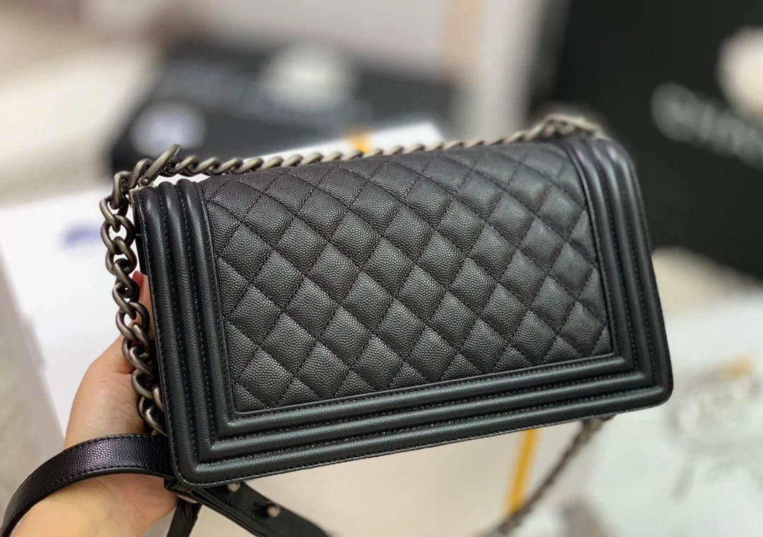 Chanel Boy 25 см 39