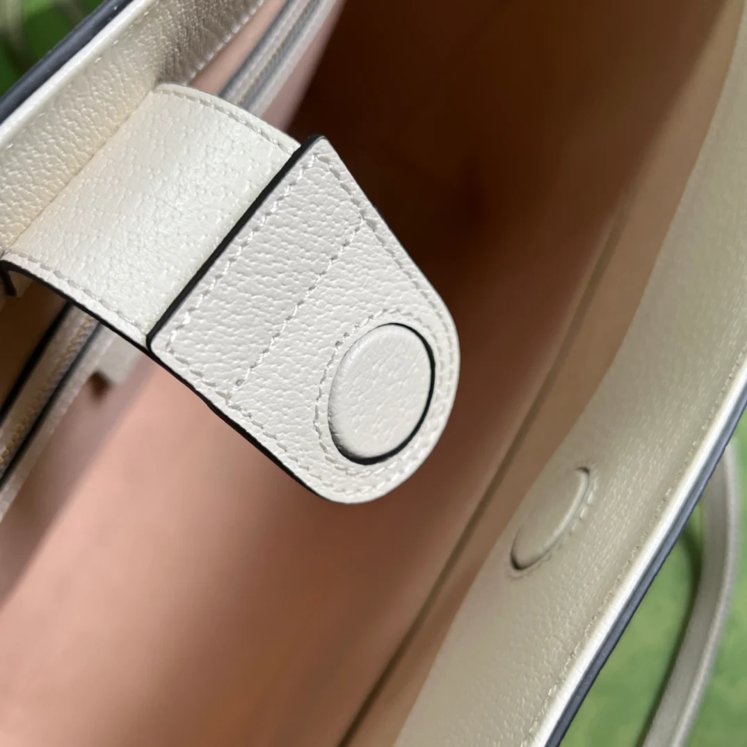 Сумка-тоут Gucci Ophidia Medium Square (38x28x14 см), белая.