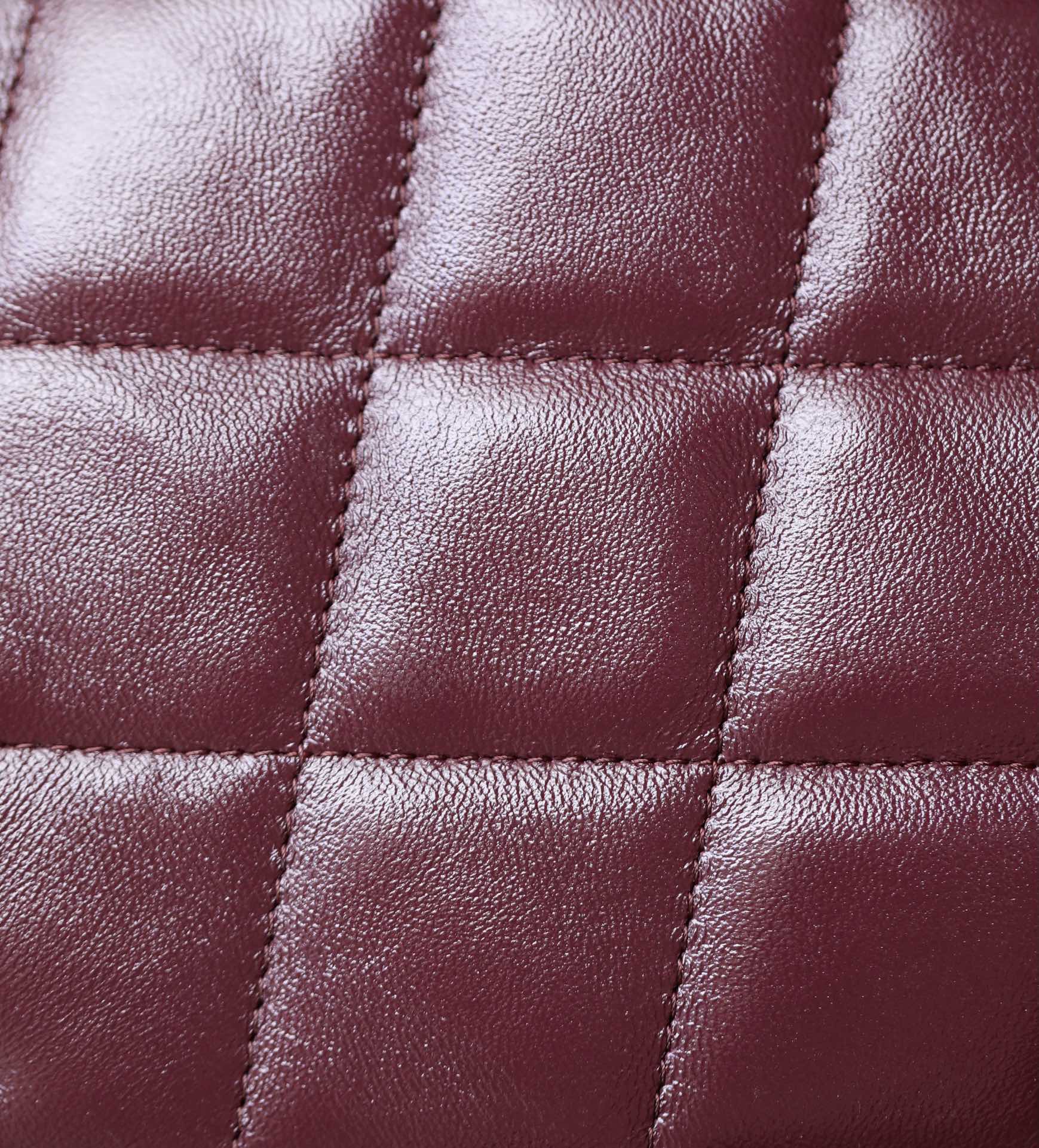 Сумка-хобо Chanel с витой ручкой - бордовая