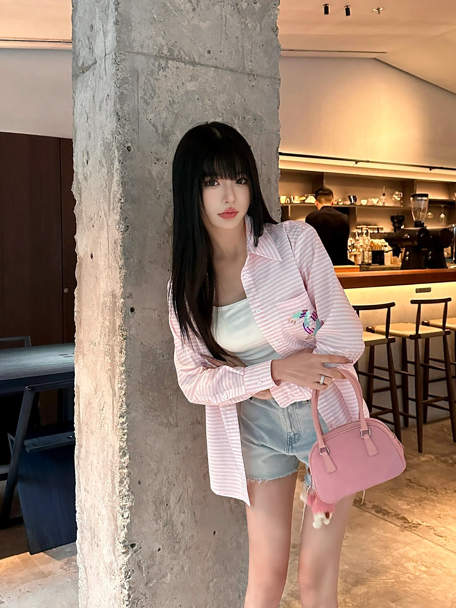 Рубашка Chanel 2403 с длинными рукавами и воротником, расшитым пайетками - розовая