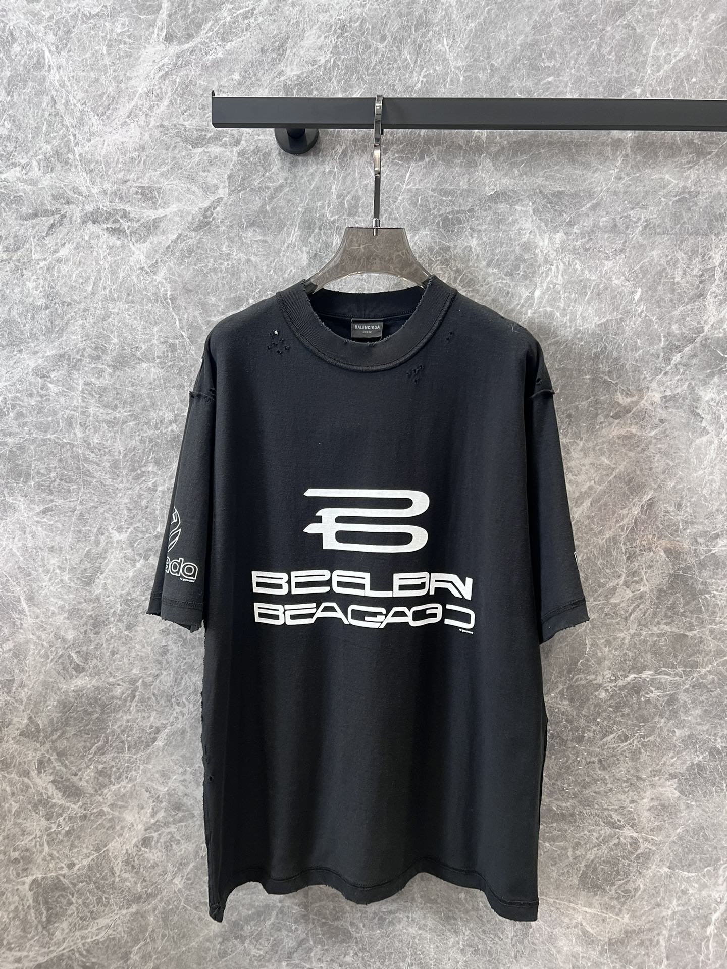 Balenciaga 2404-24ss Весна/Лето Новая футболка с коротким рукавом и круглым вырезом, с принтом AI Synthetic Print Letter - Черная