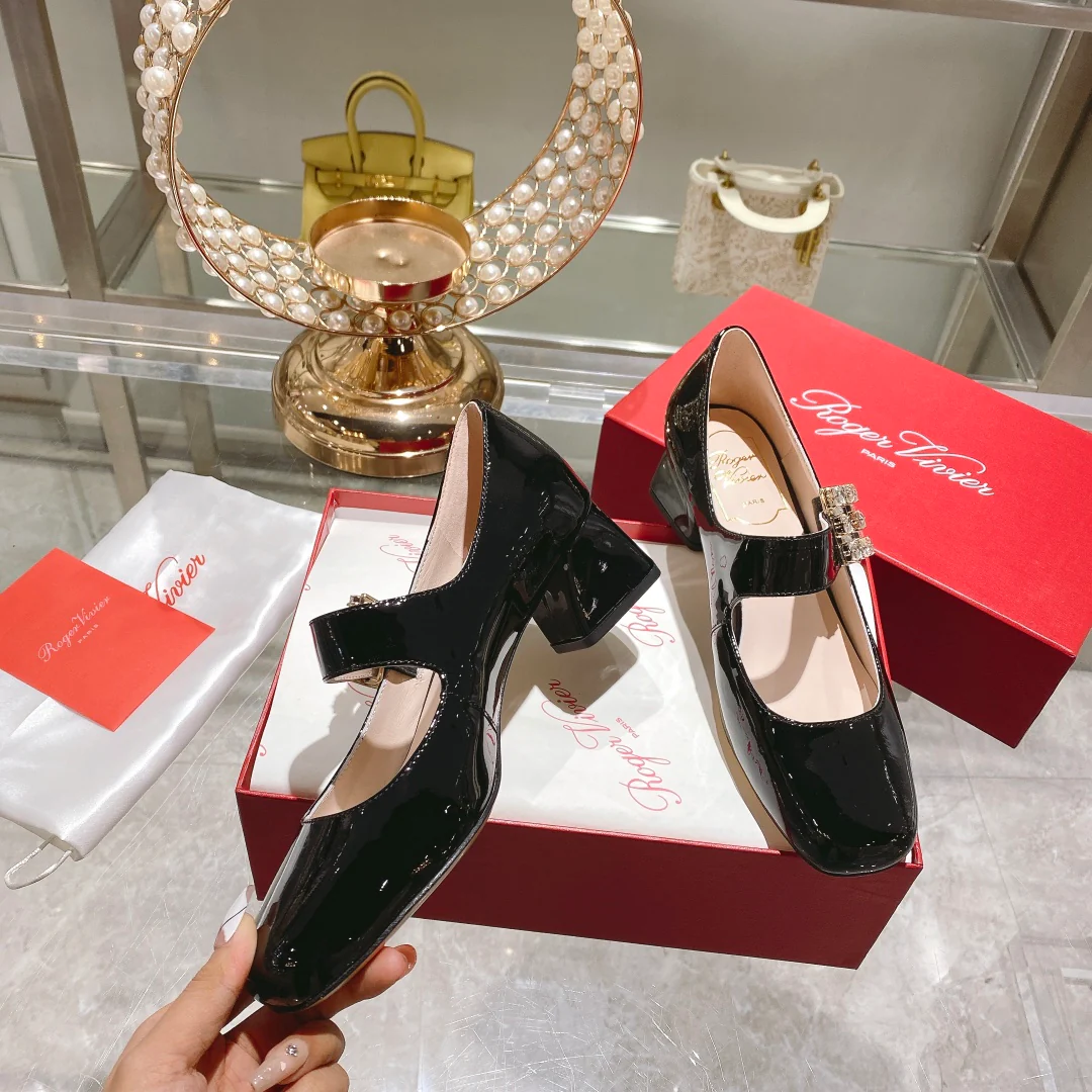 Обувь RV - Новинка весны 2023 - Туфли на низком каблуке из овчины - 4-5 см - Черные