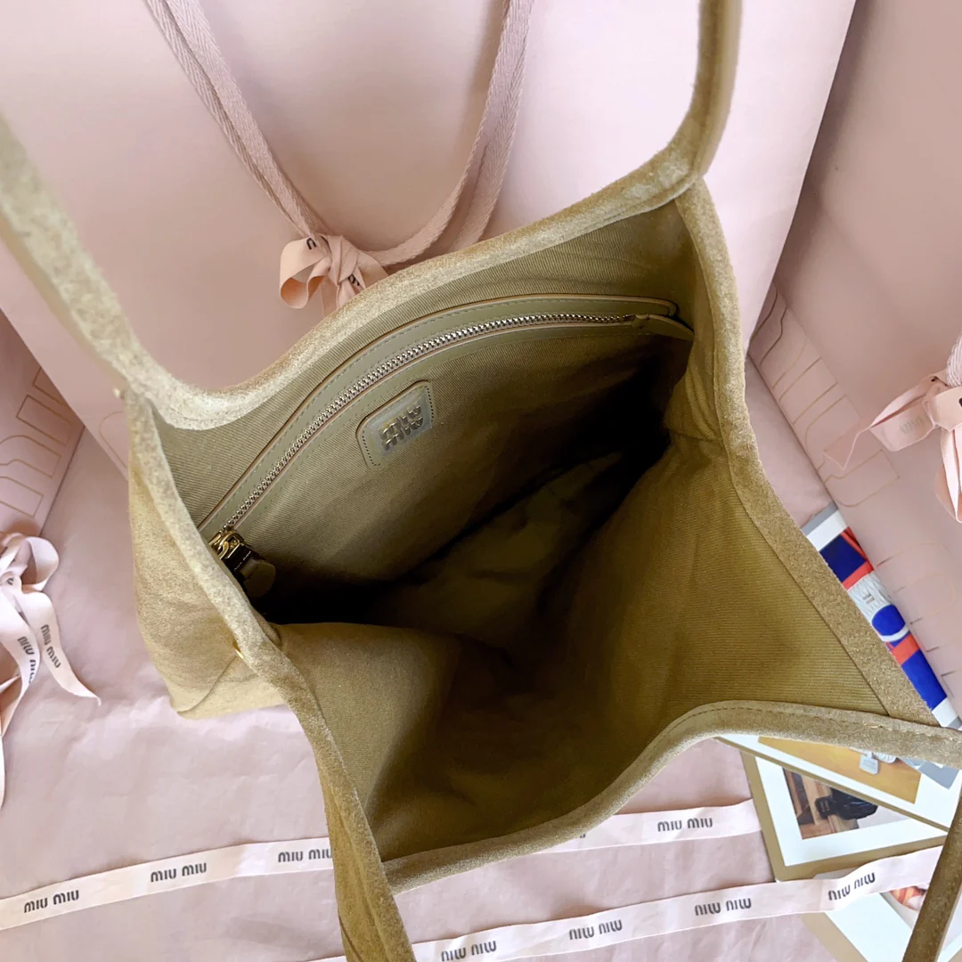 Сумка-тоут Miu Miu 5bg231, коричневая, вельветовая.