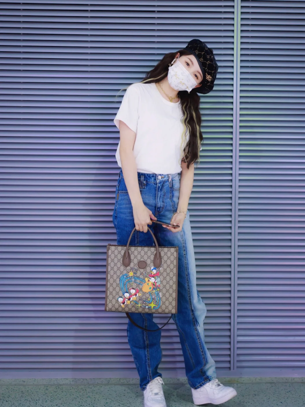 Маленькая сумка для покупок Gucci с изображением Дональда Дака