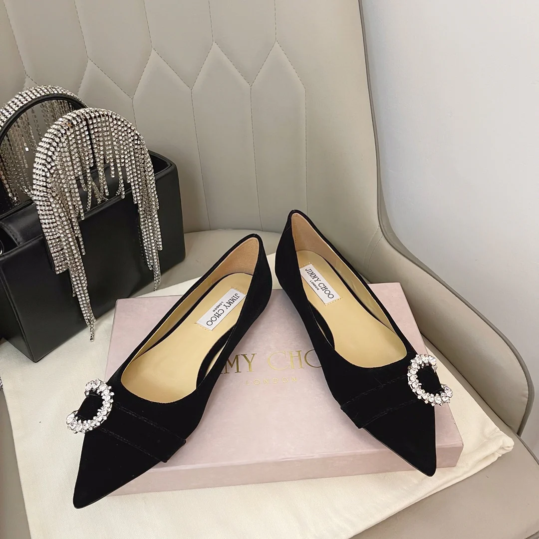 Jimmy - Туфли-балетки с застежкой на С-образный носок и стразами - Остроносые - Черные