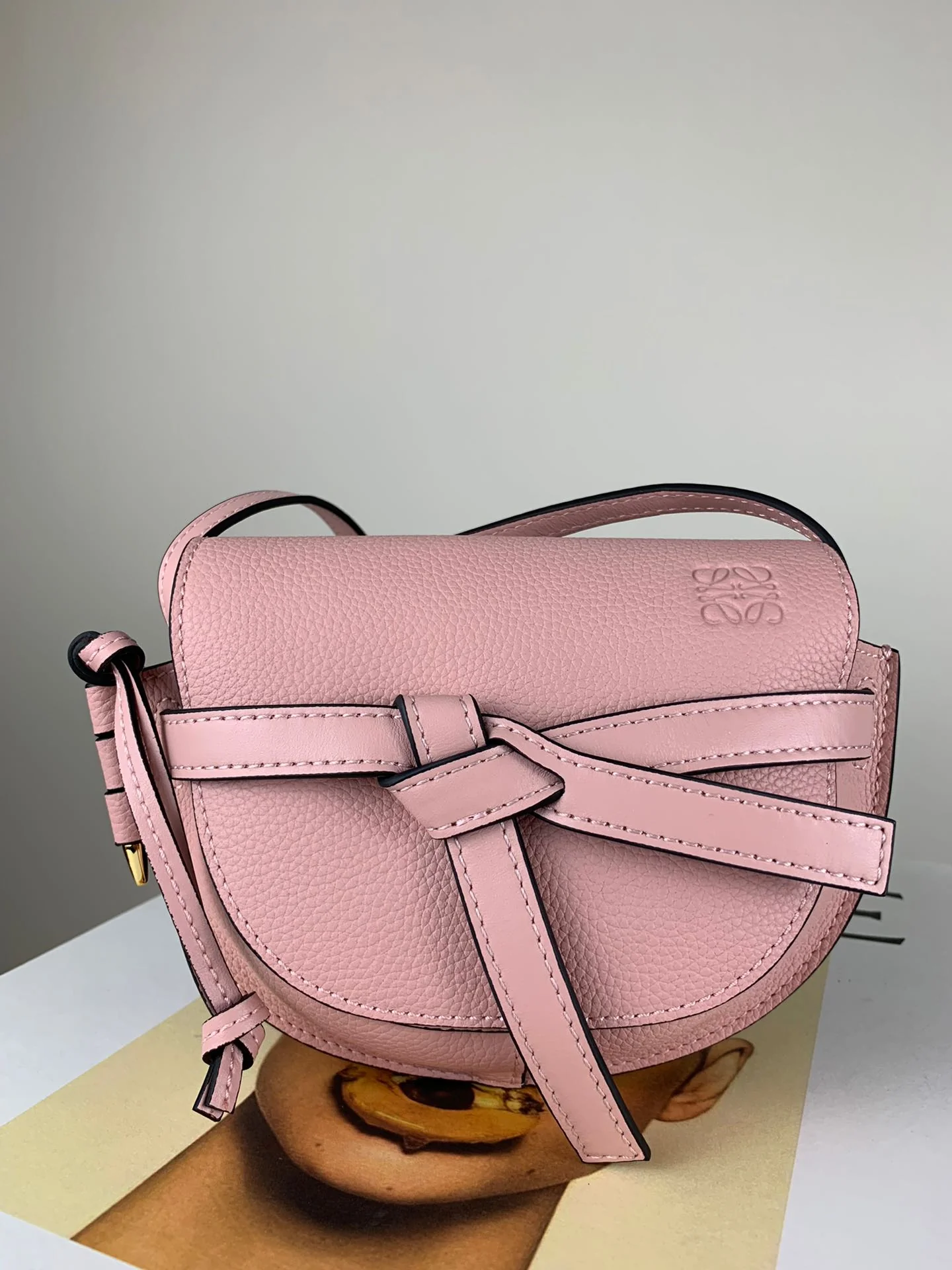 Loewe-gate-mini-21x12-5x9-5-cm-1