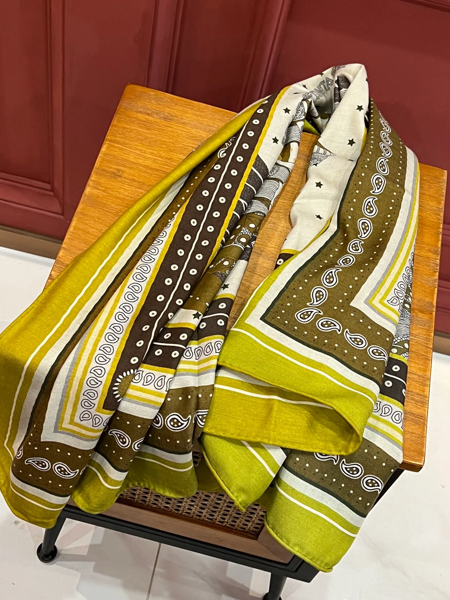 Элегантное двустороннее седло Hermes - 140 см - Шелк-кашемир - Зеленый